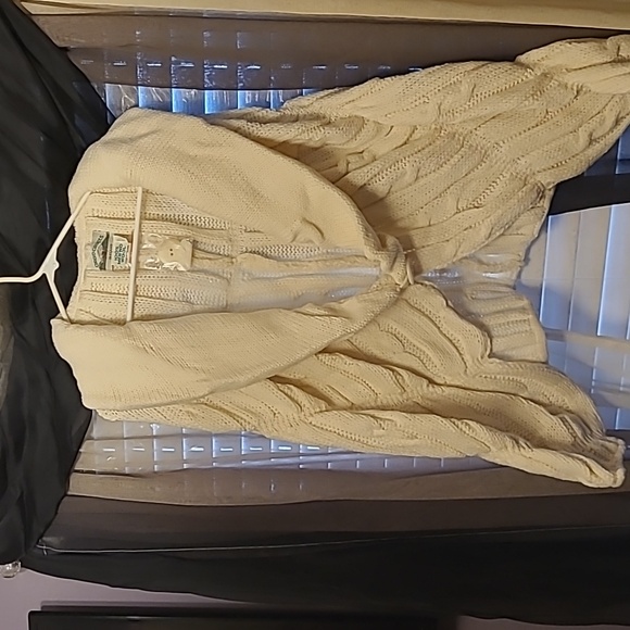 Aran crafts 100% merino wool shrug-NWT- one size, plus. - Picture 2 of 4